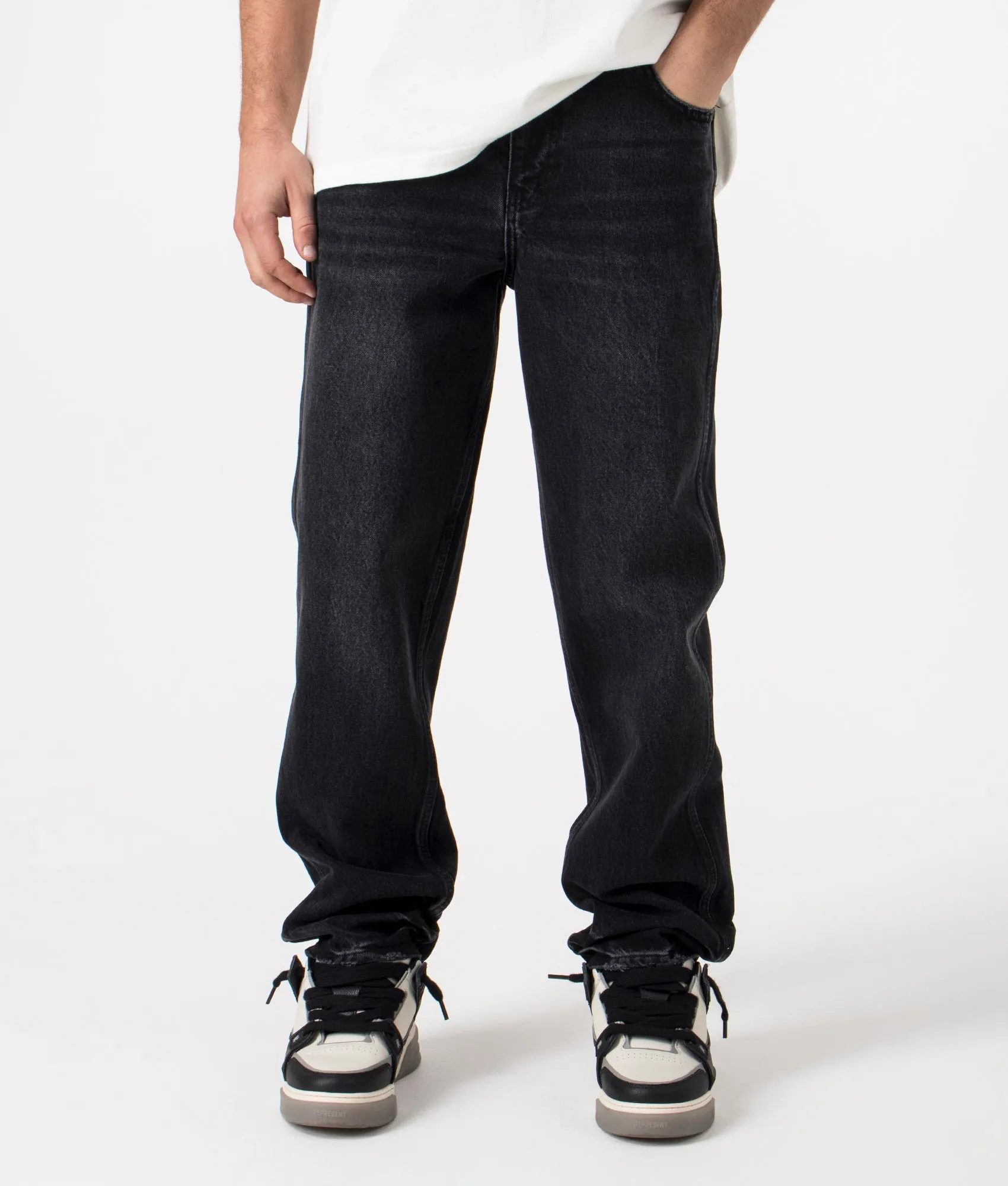 Straight Leg R2 Jeans
